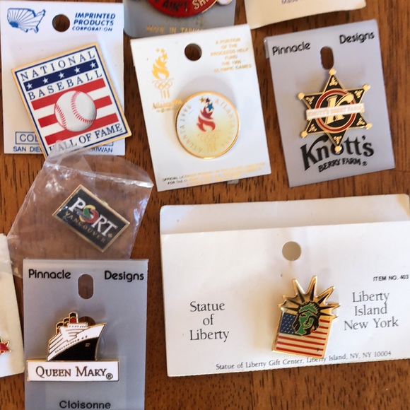 30 Collectable Pin Backs/ Badges - Picture 14 of 16